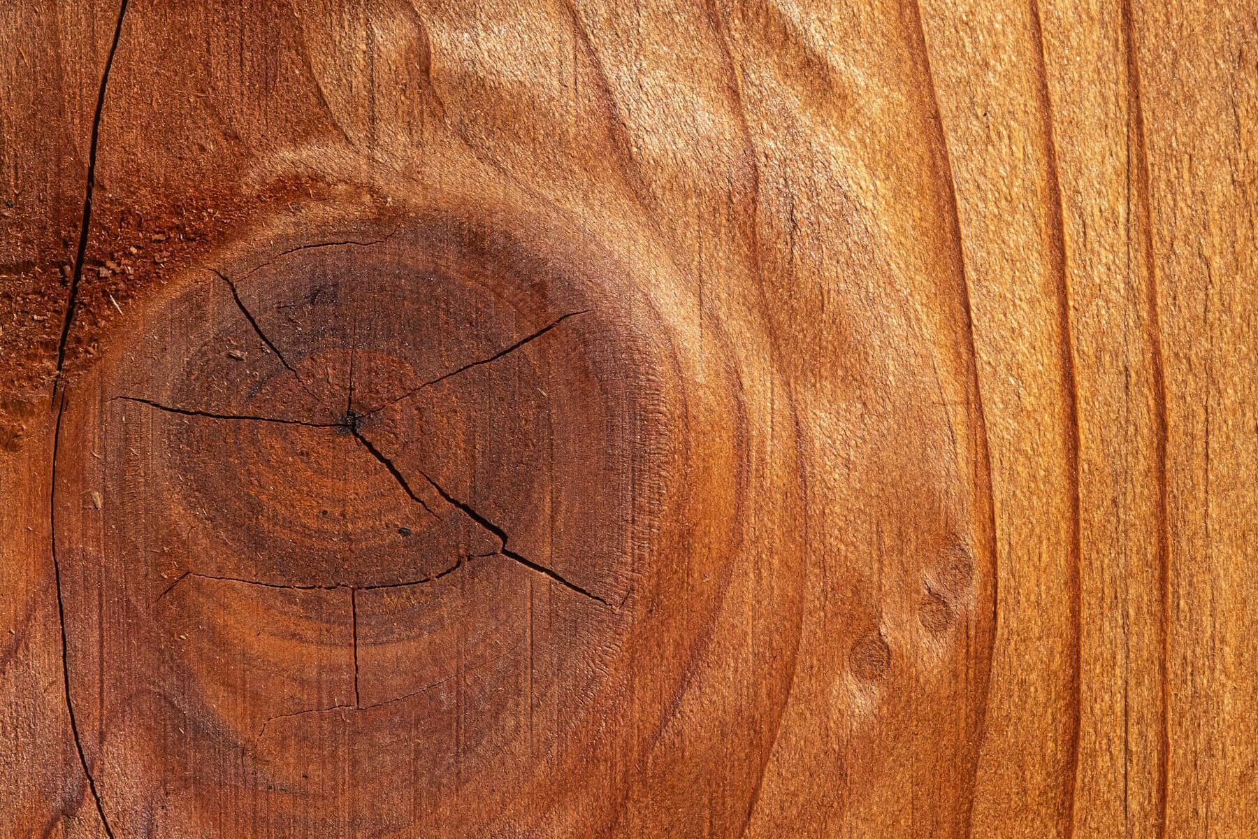 Holzmaserung mit Astknoten